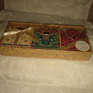 Punch studio desk cuddy & 3 notes pads.